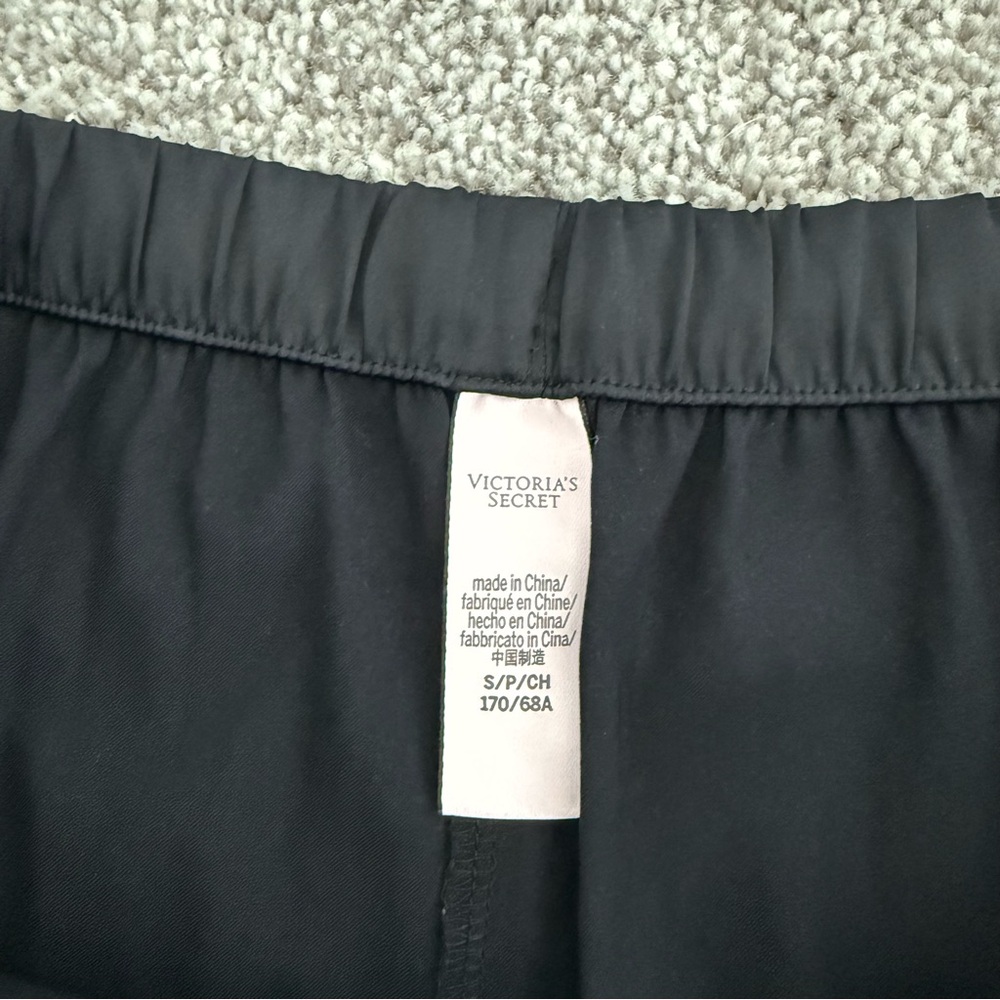 Victoria Secret Ruffle Shorts Black - Picture 2 of 4